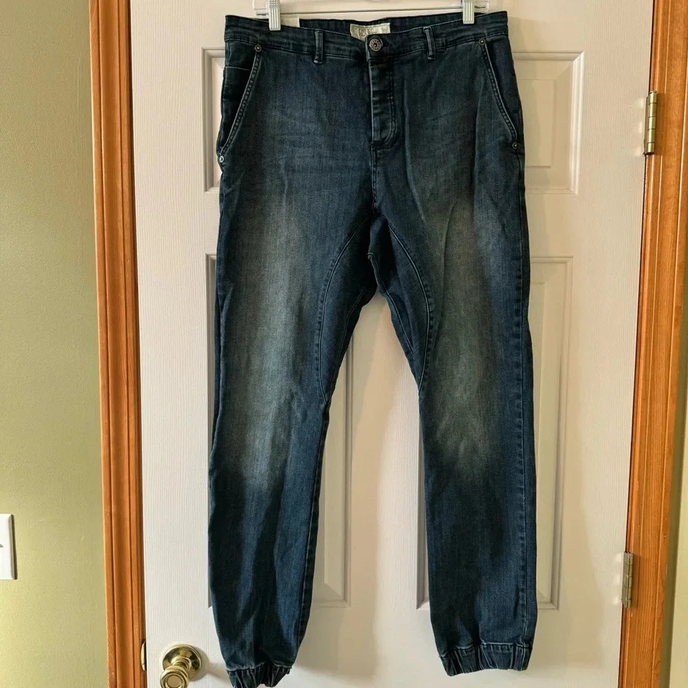 Free Planet Sustainable Men’s Slim Straight Denim‎ Jeans